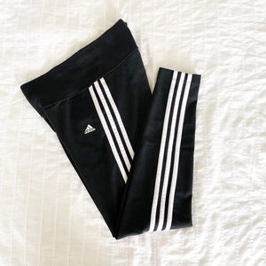 Three stripes Adidas leggings!